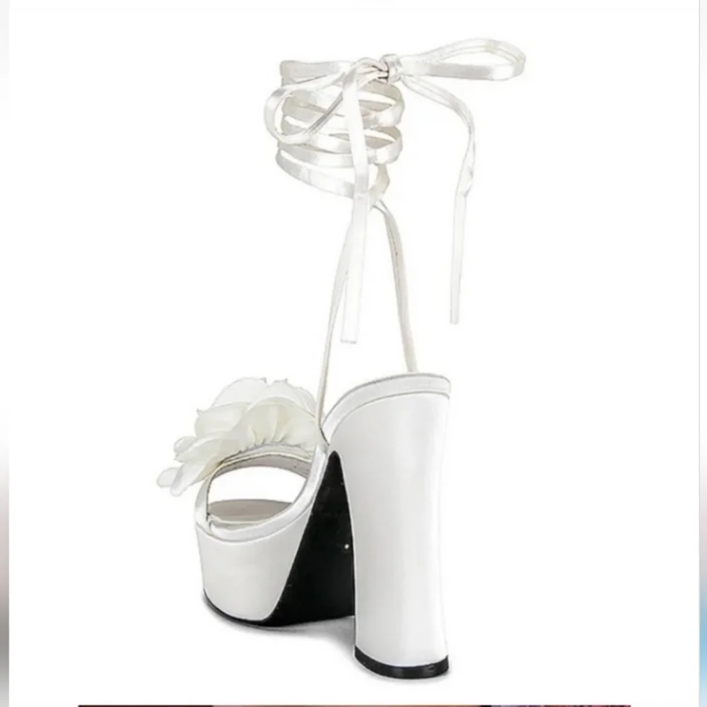 Jeffrey Campbell Blossoming White Satin Floral Platform Bridal Heels 9 NWT